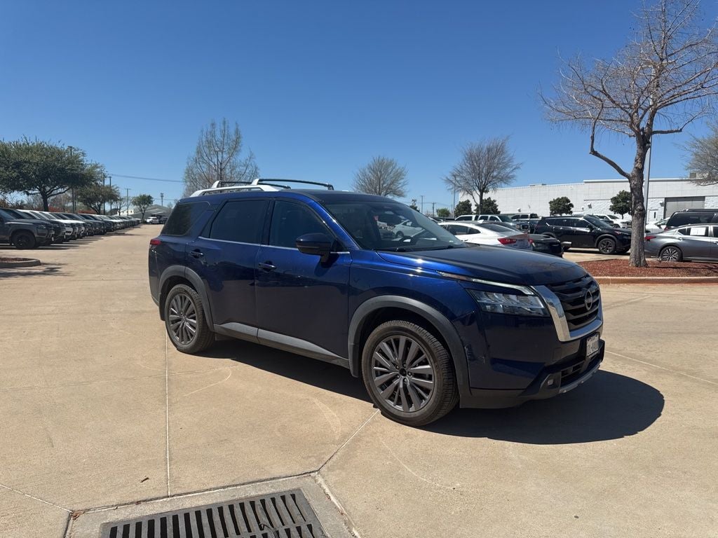 2022 Nissan Pathfinder SL
