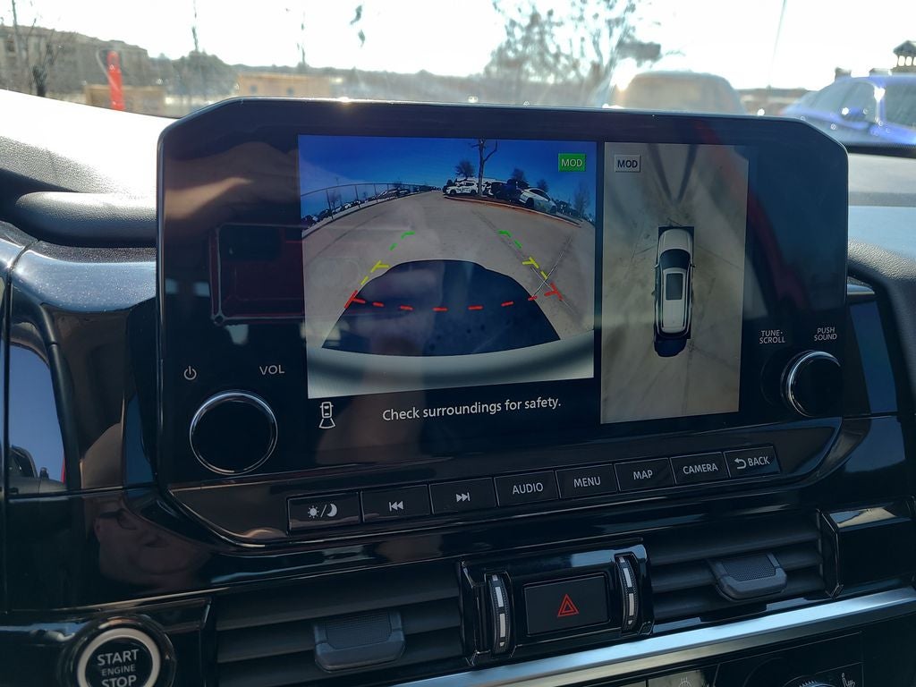 2023 Nissan Pathfinder SL