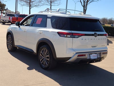 2023 Nissan Pathfinder SL