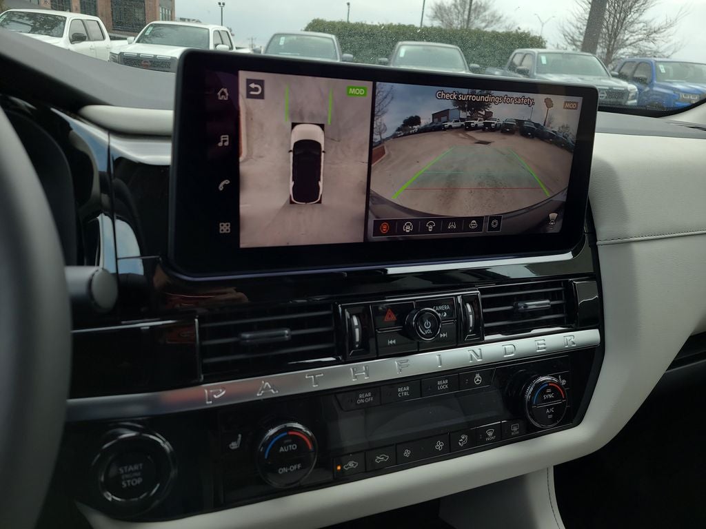 2026 Nissan Pathfinder SL