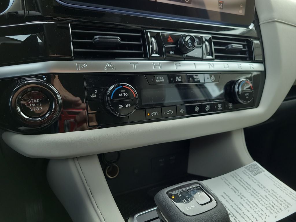 2026 Nissan Pathfinder SL