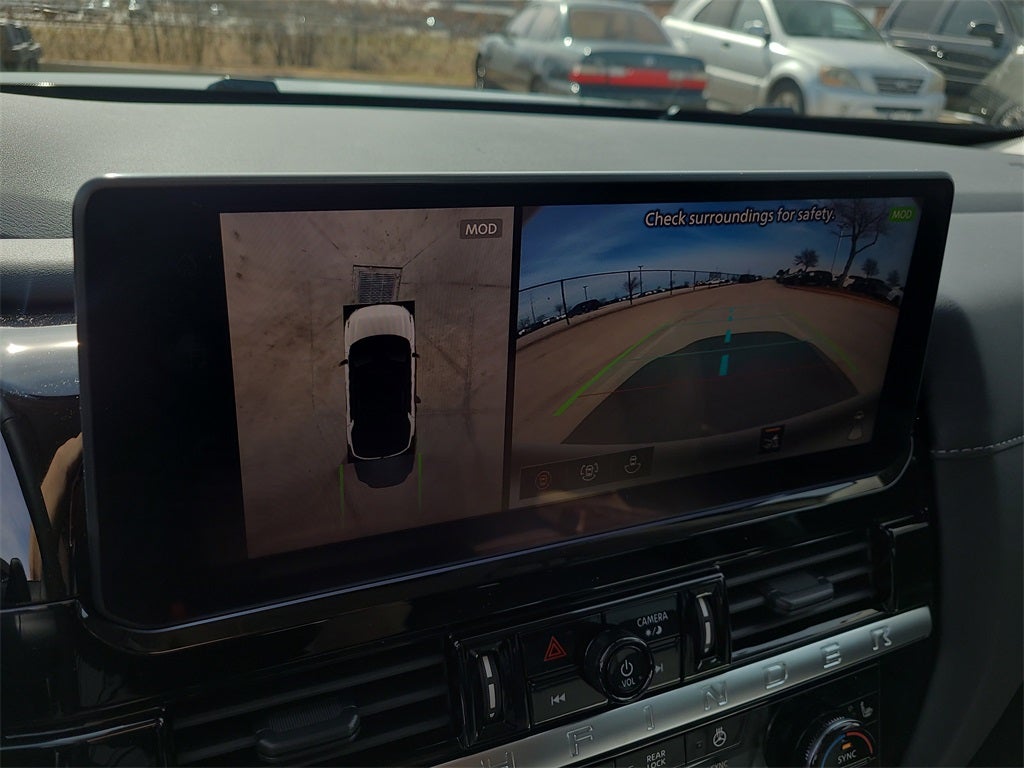 2026 Nissan Pathfinder SL