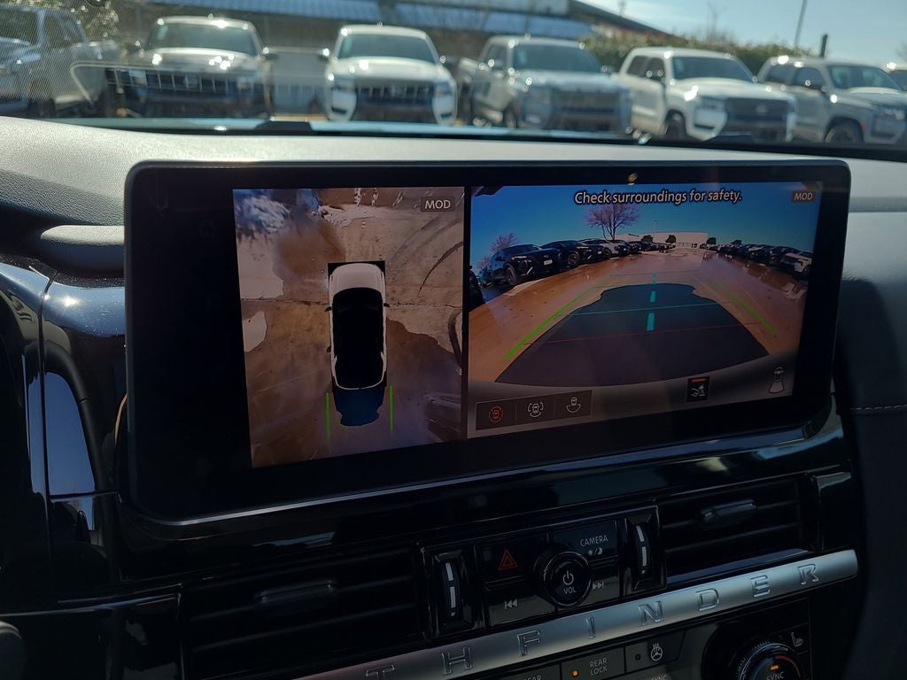 2026 Nissan Pathfinder SL