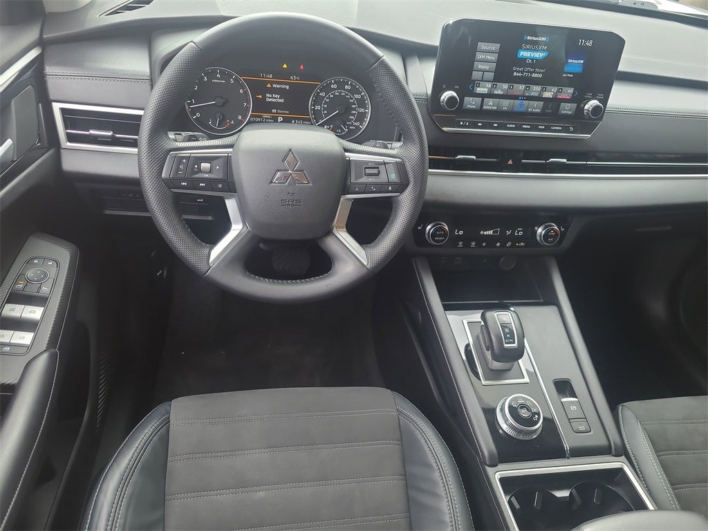 2022 Mitsubishi Outlander SE