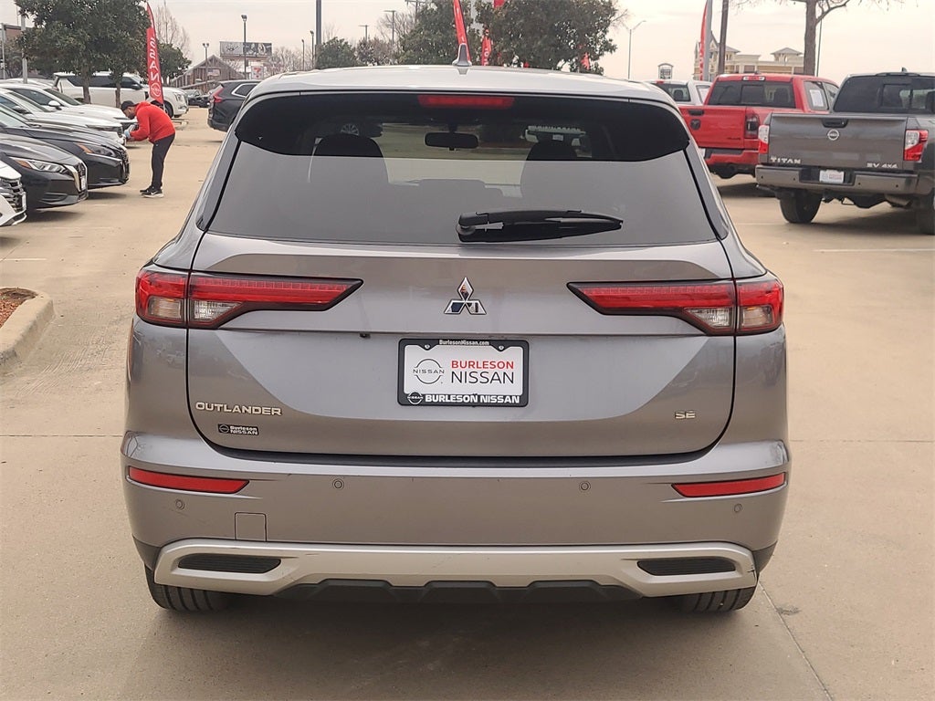 2022 Mitsubishi Outlander SE