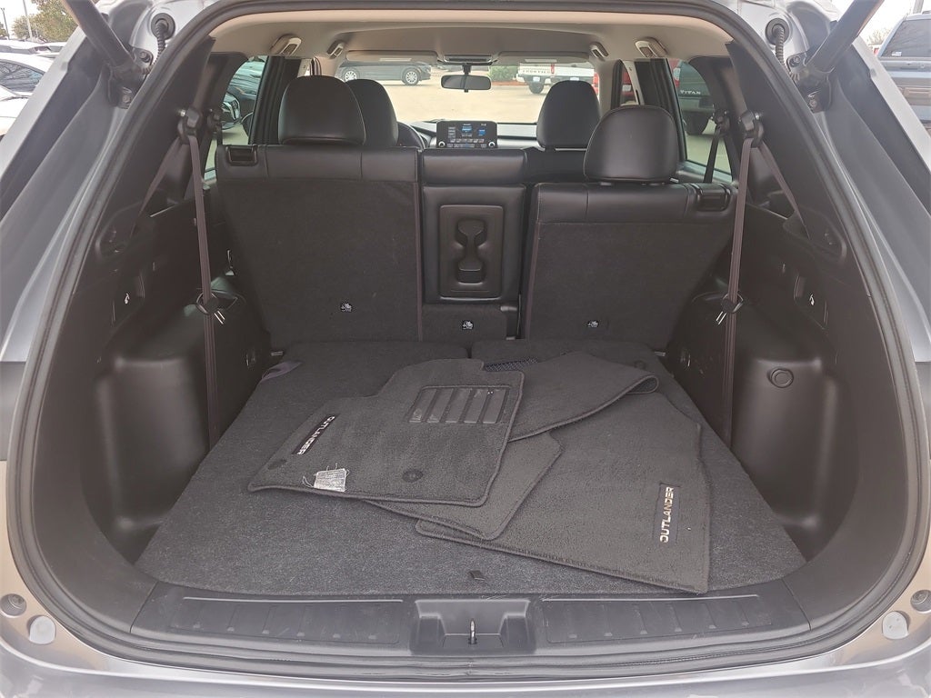 2022 Mitsubishi Outlander SE