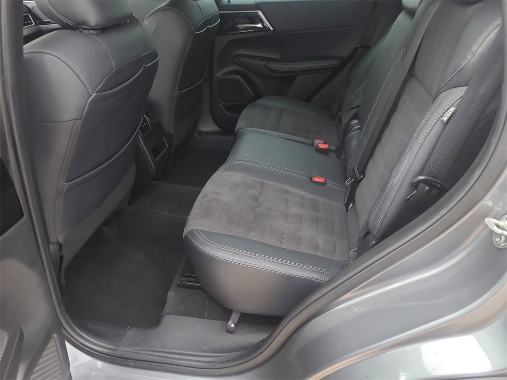 2022 Mitsubishi Outlander SE